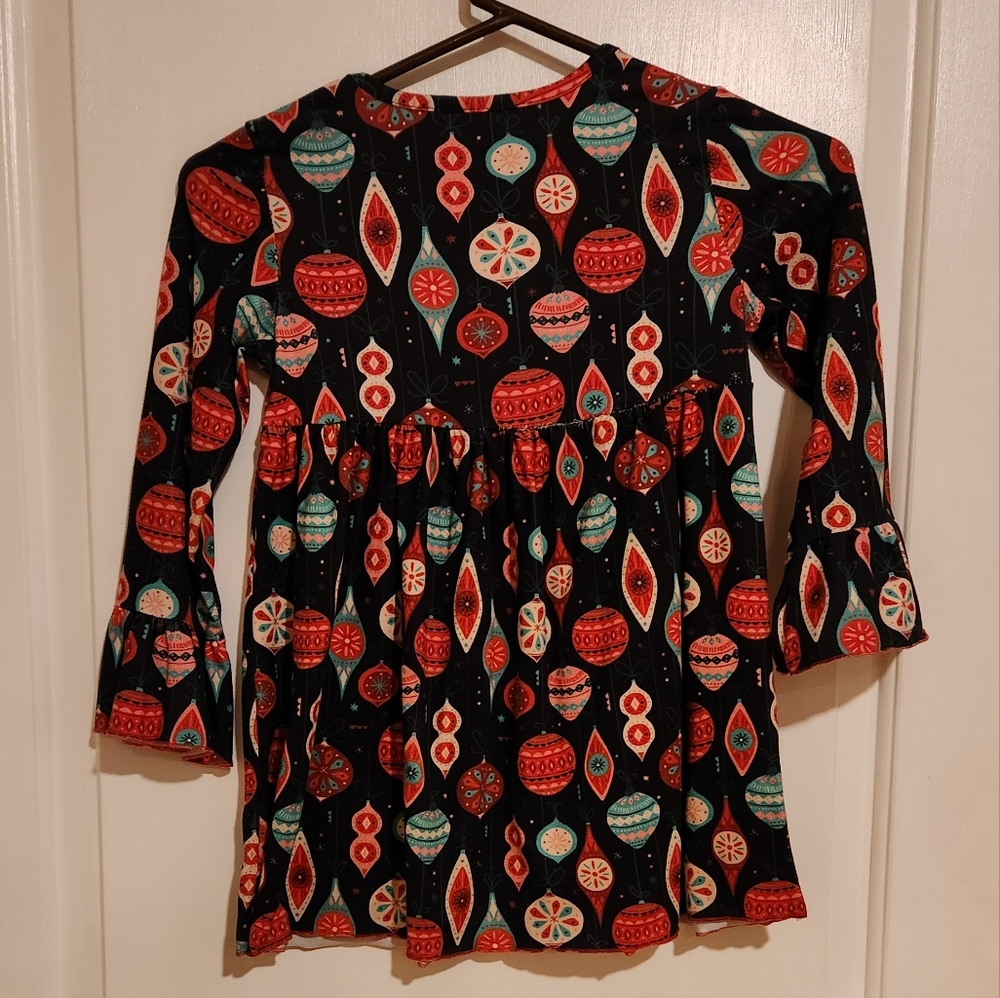 Ruffle Girl top girls size 6 lovely Christmas ornaments super soft vgc
